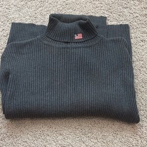 Ralph Lauren Gray Ribbed Turtleneck – Classic American Flag Logo 🇺🇸 Quiet Luxury